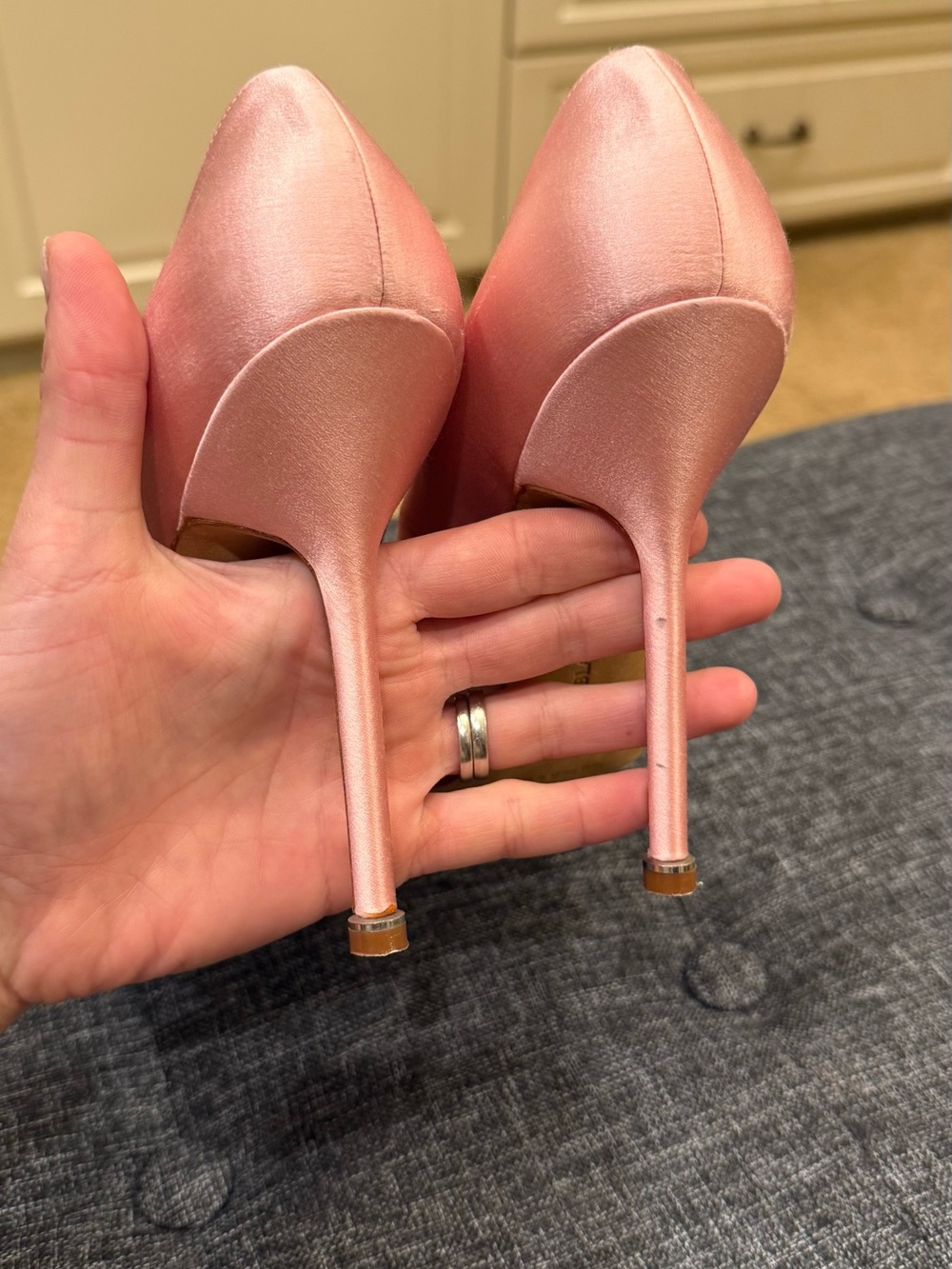 Manolo Blahnik Hangisi Pale Pink Crystal-Buckle Pointed-Toe Pumps - Picture 7 of 8